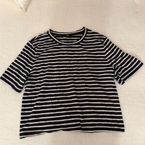 Never worn - T-shirt